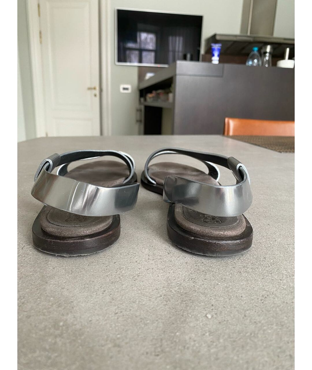 BRUNELLO CUCINELLI Серебряные кожаные сандалии, фото 4