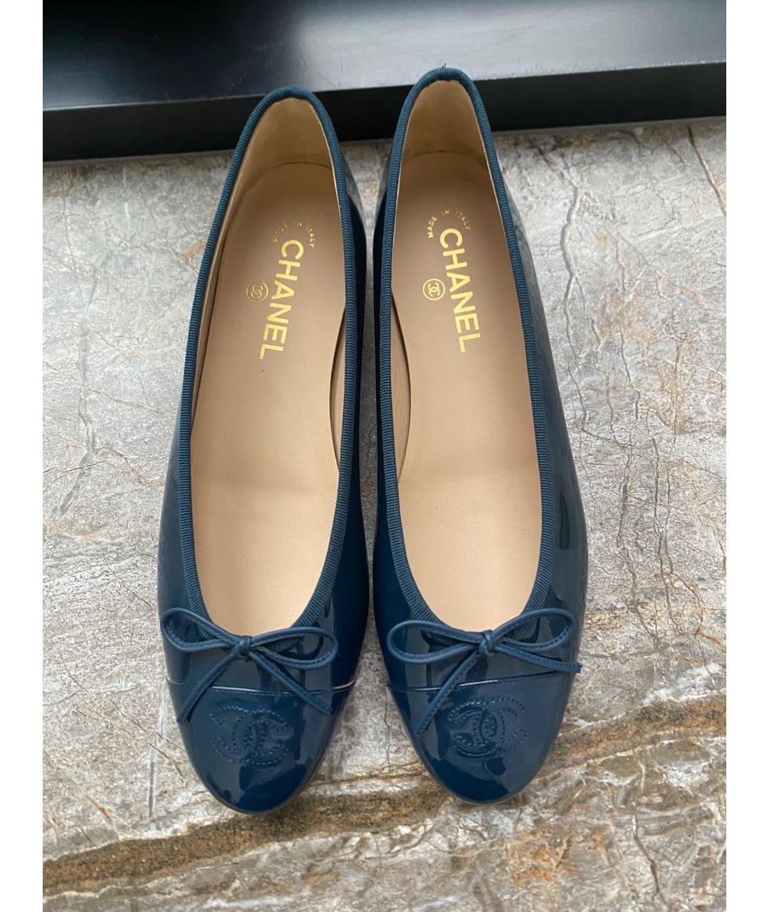 CHANEL Бирюзовые балетки из лакированной кожи, фото 3