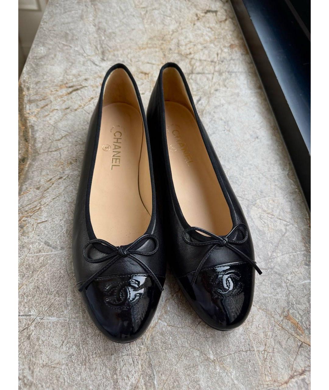 CHANEL Черные кожаные балетки, фото 2