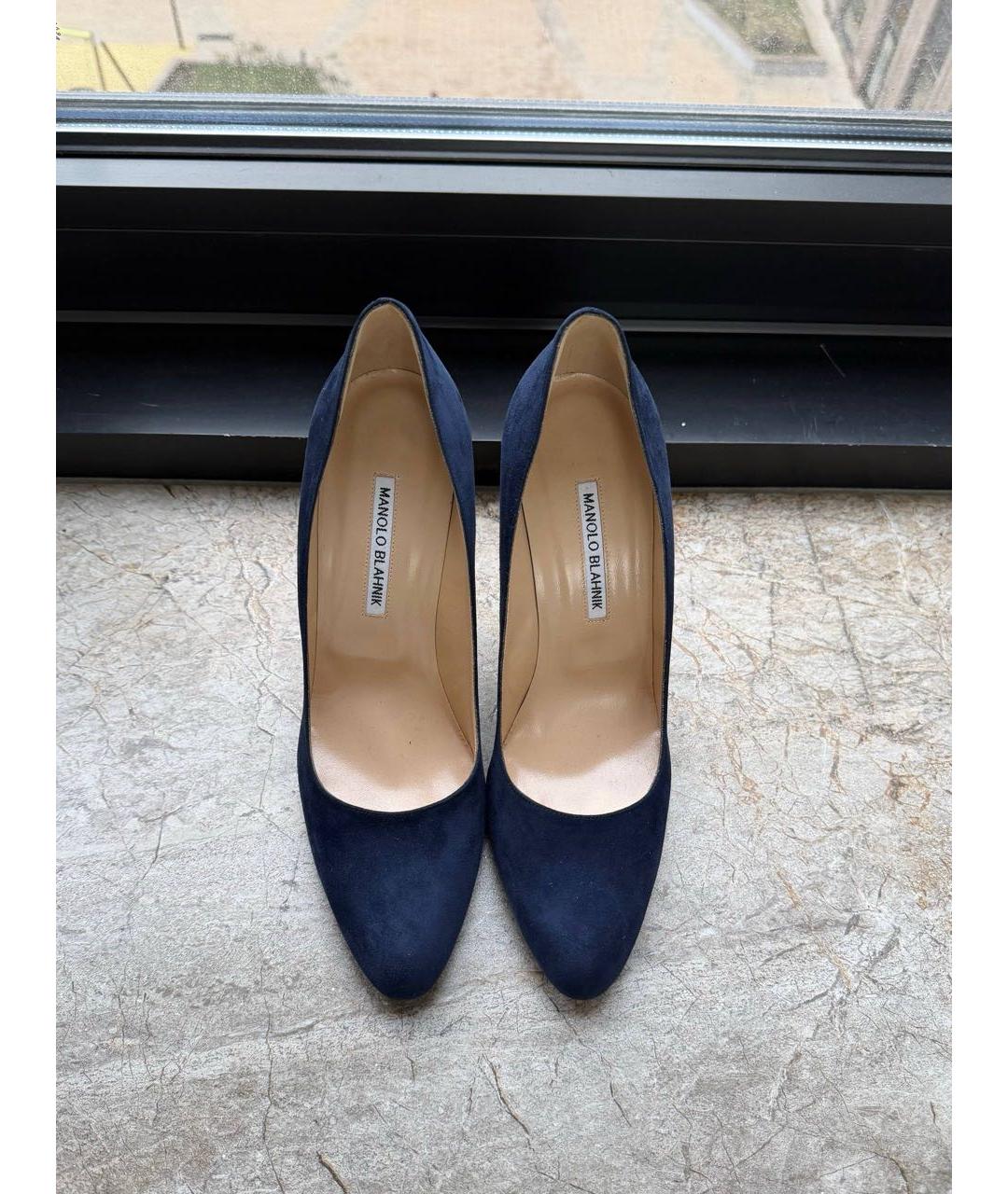 MANOLO BLAHNIK Темно-синие замшевые туфли, фото 3