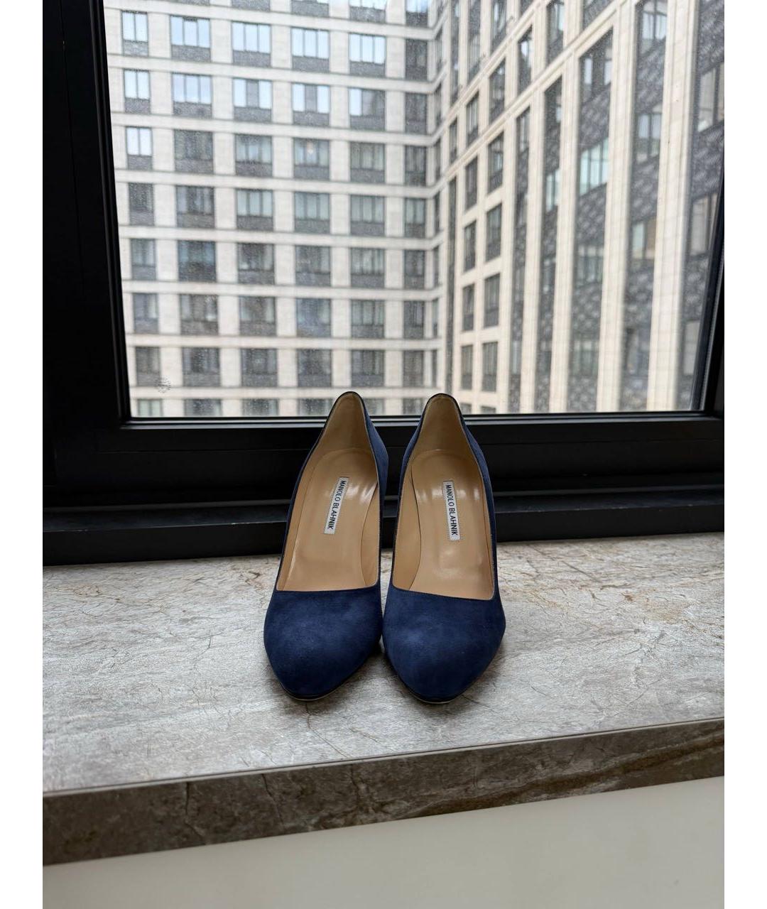 MANOLO BLAHNIK Темно-синие замшевые туфли, фото 2