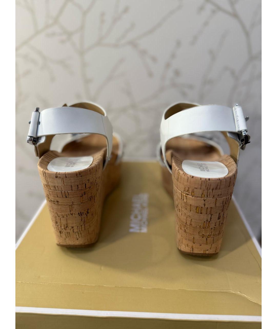 MICHAEL MICHAEL KORS Белые кожаные босоножки, фото 4