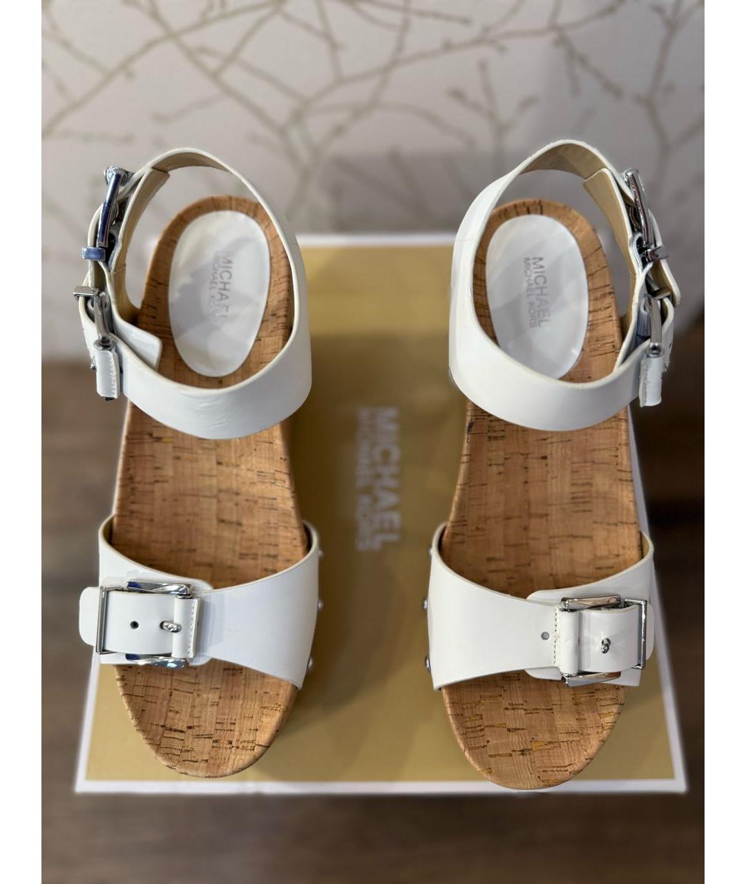 MICHAEL MICHAEL KORS Белые кожаные босоножки, фото 3