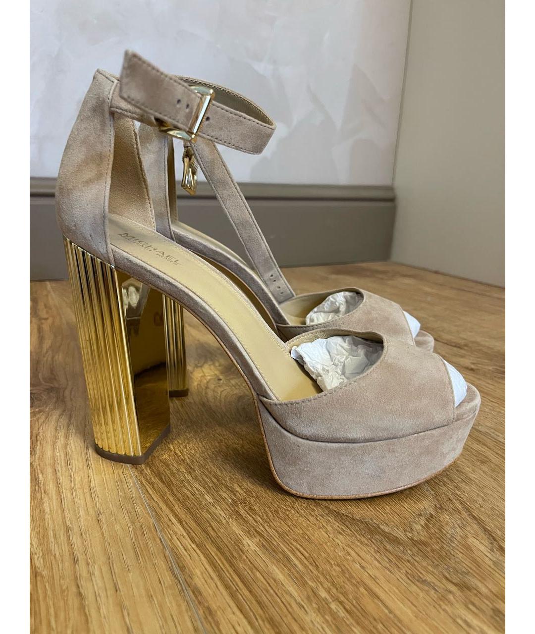 MICHAEL KORS Бежевые замшевые босоножки, фото 3