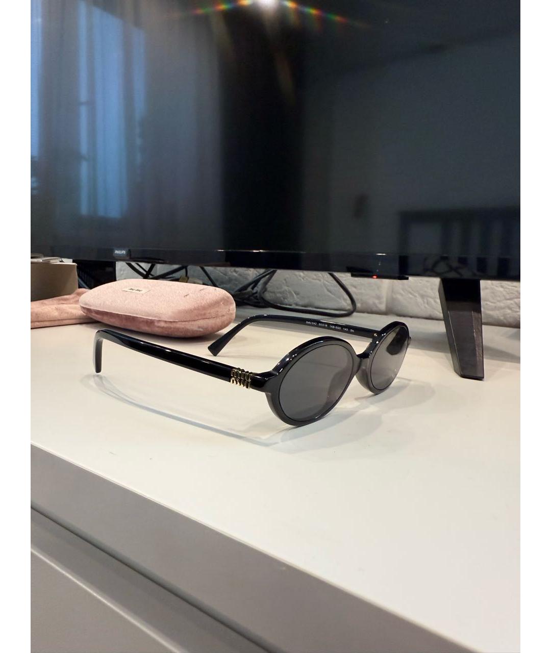 MIU MIU Черные пластиковые солнцезащитные очки, фото 2