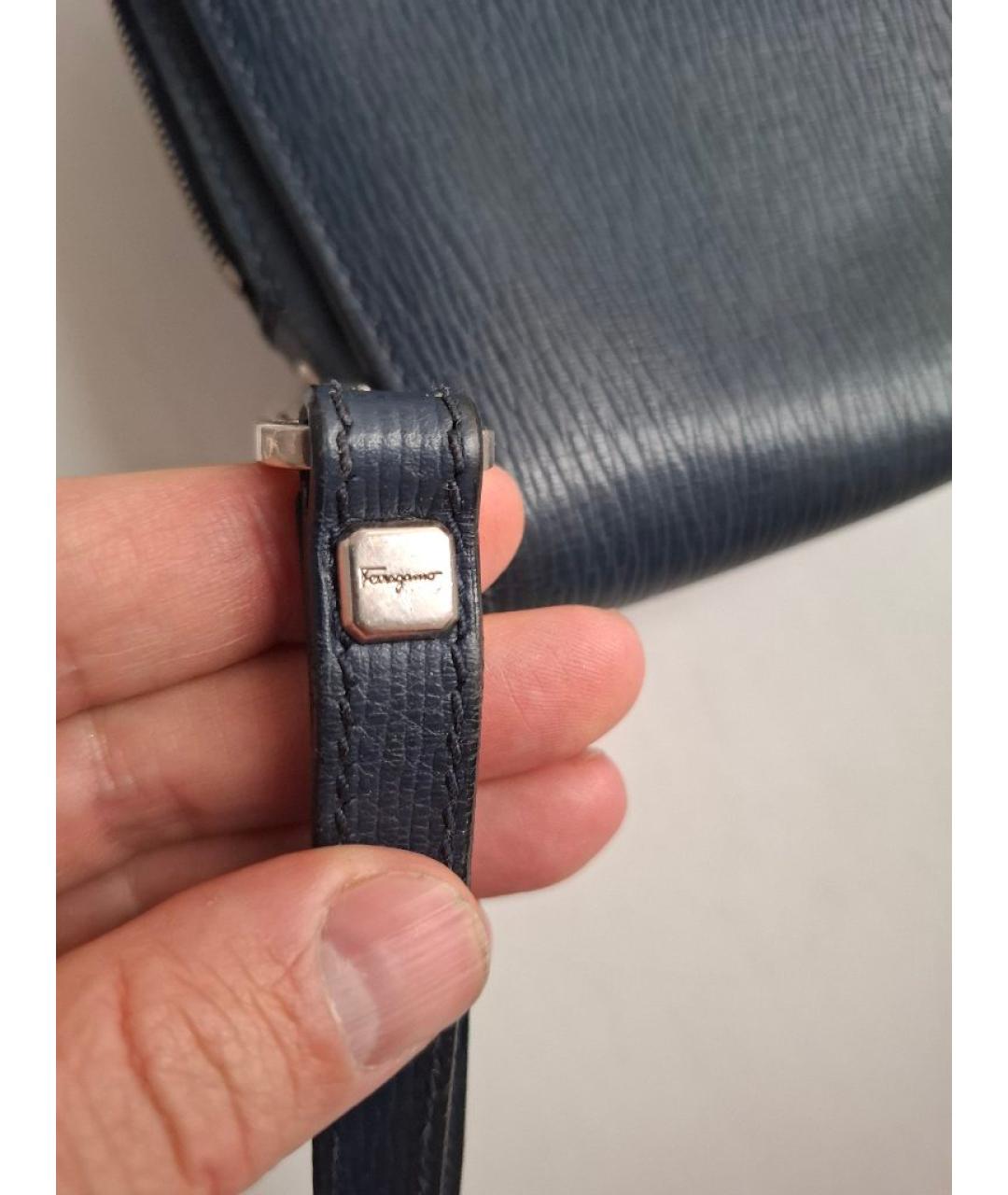 FERRAGAMO Синяя кожаная барсетка, фото 5