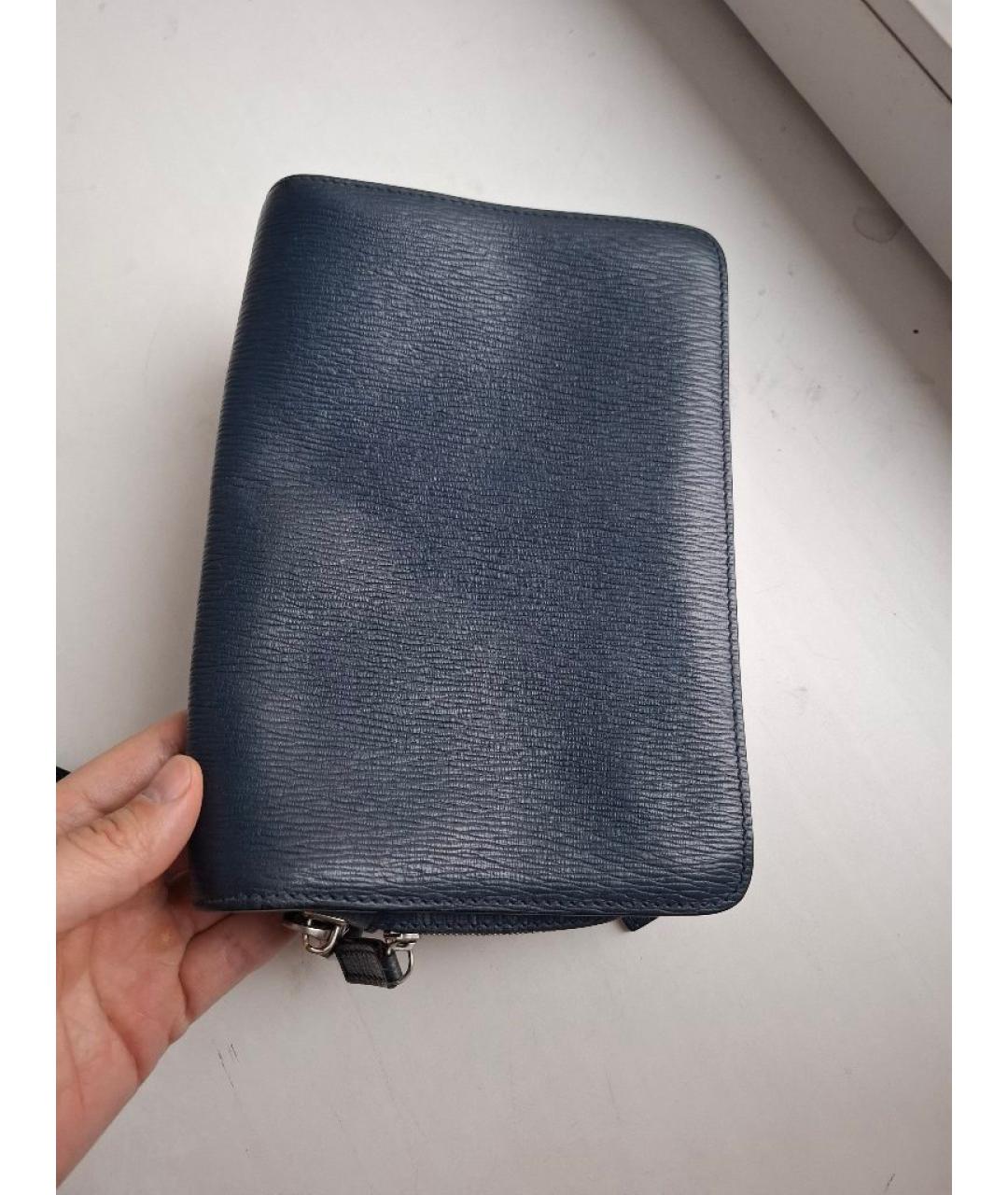 FERRAGAMO Синяя кожаная барсетка, фото 2