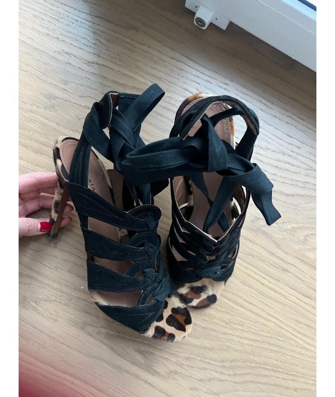 ALAIA Черные замшевые босоножки, фото 5