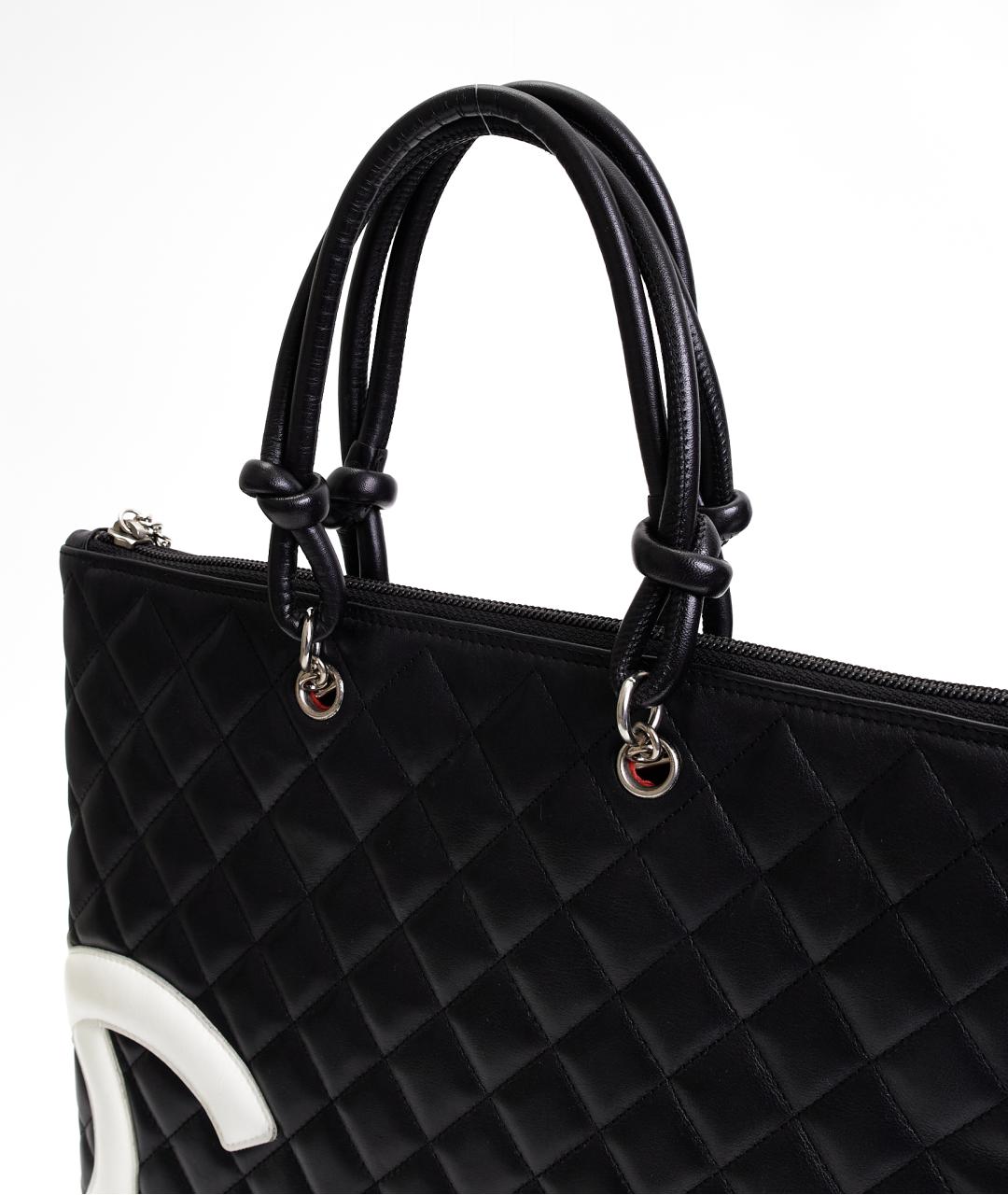 CHANEL Черная кожаная сумка с короткими ручками, фото 4