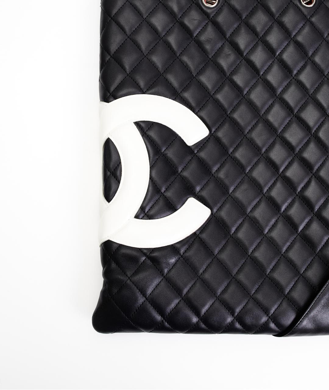 CHANEL Черная кожаная сумка с короткими ручками, фото 3