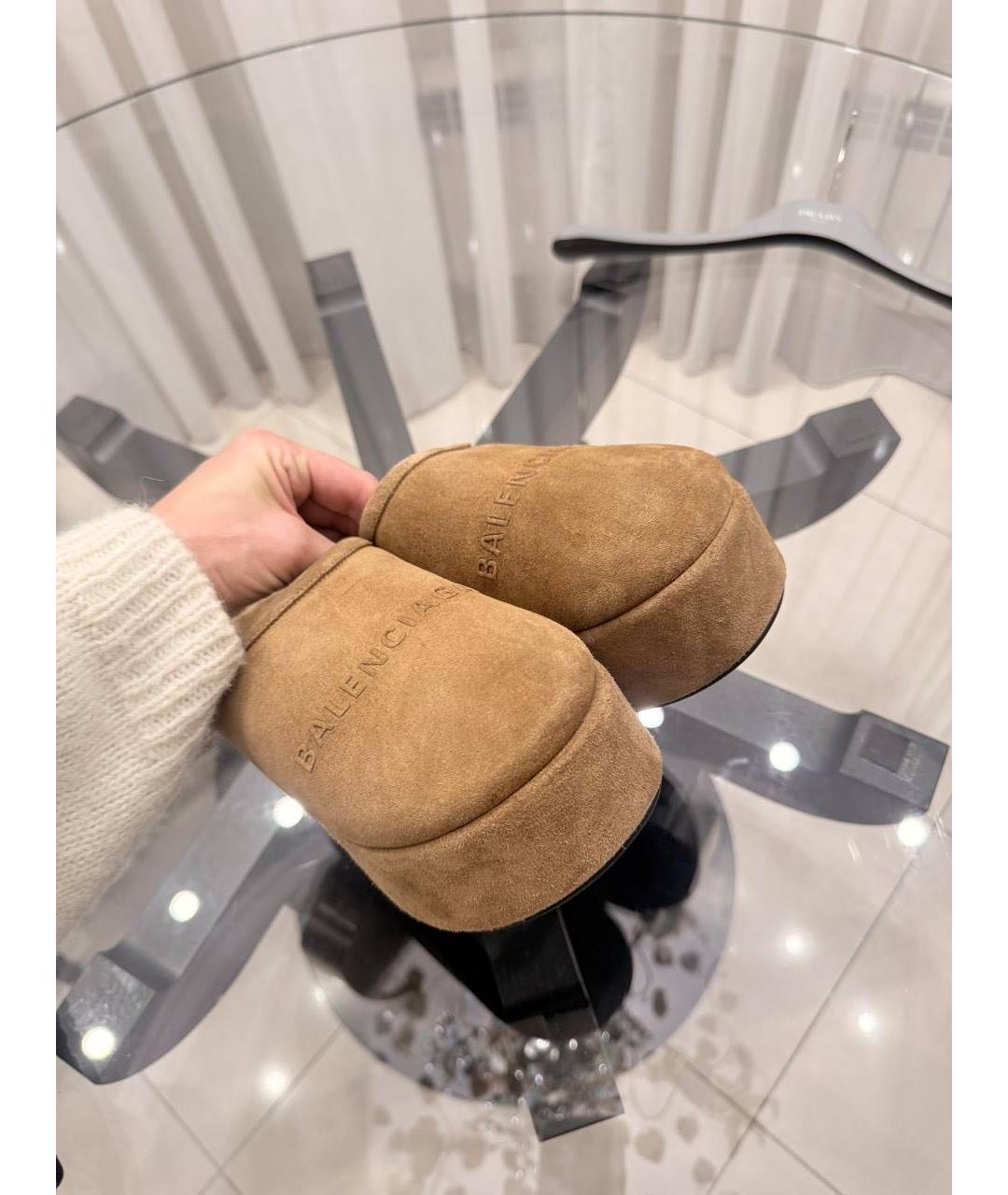 BALENCIAGA Бежевые замшевые сабо, фото 3