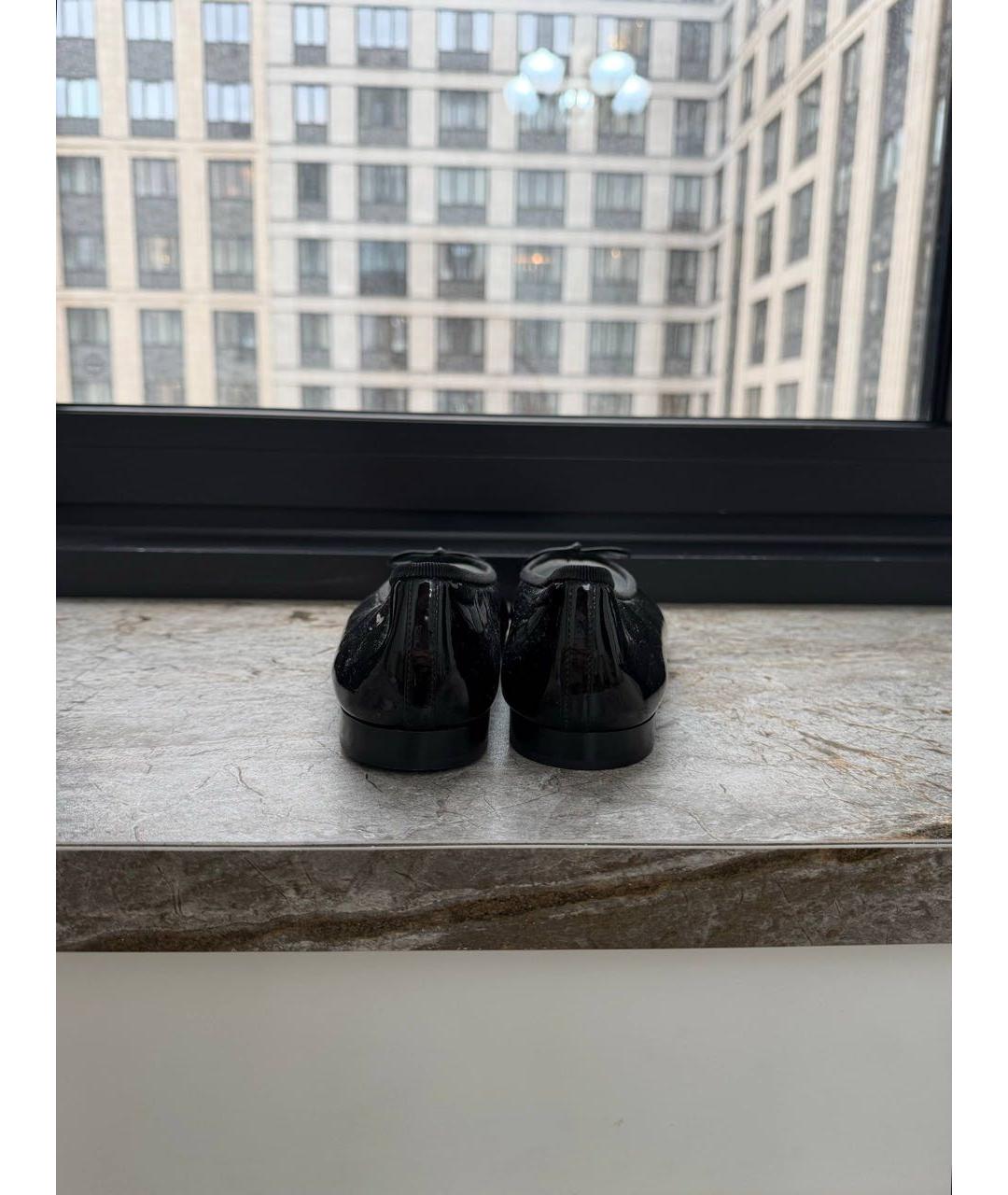 CHANEL Черные балетки из лакированной кожи, фото 4
