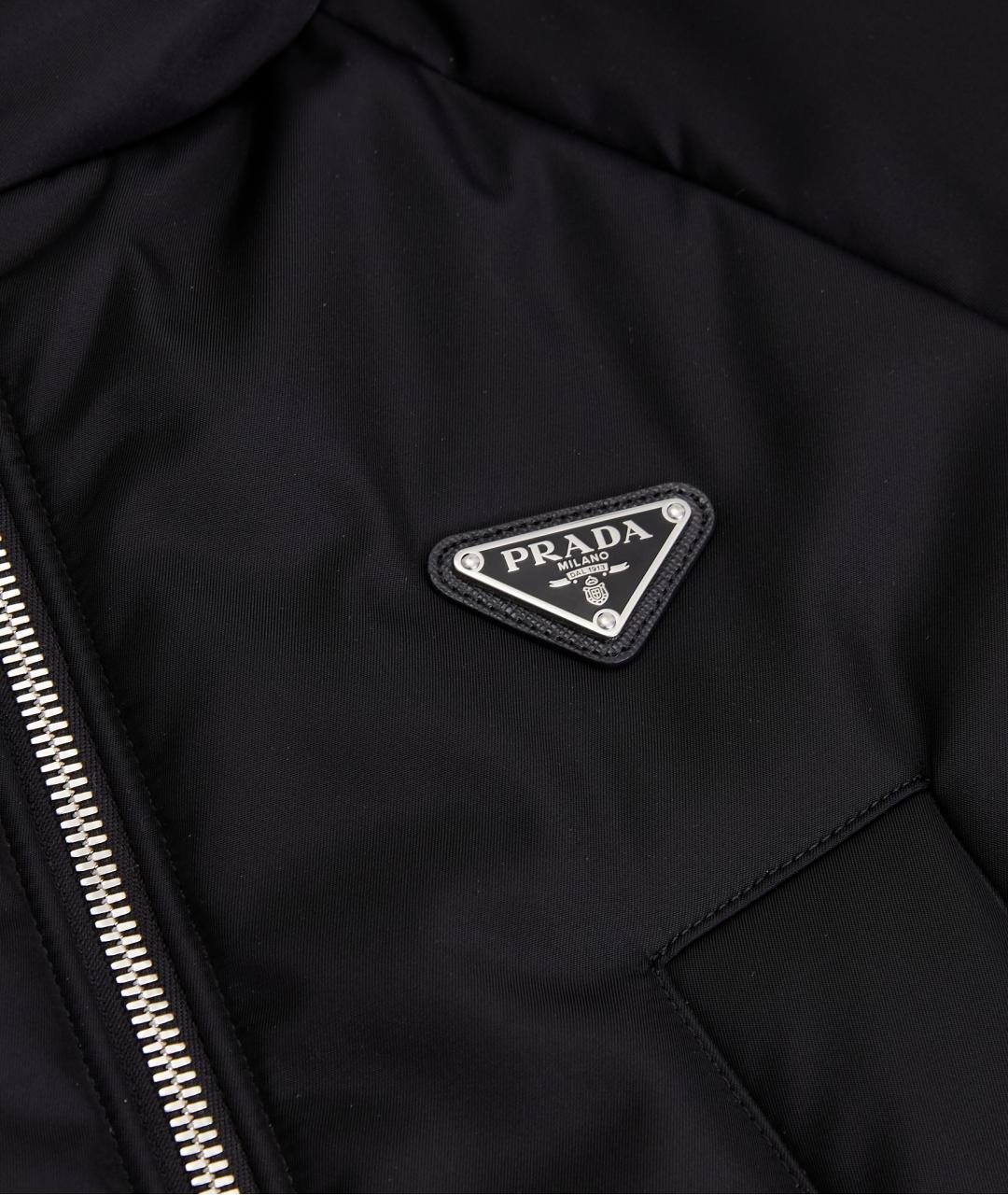 PRADA Черный полиамидовый пуховик, фото 4
