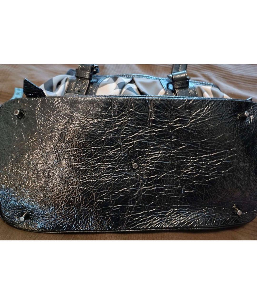 BURBERRY Черная сумка через плечо из лакированной кожи, фото 5