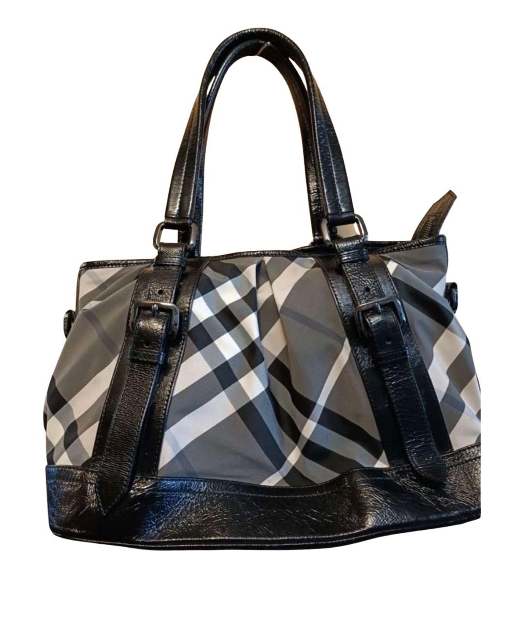 BURBERRY Черная сумка через плечо из лакированной кожи, фото 1