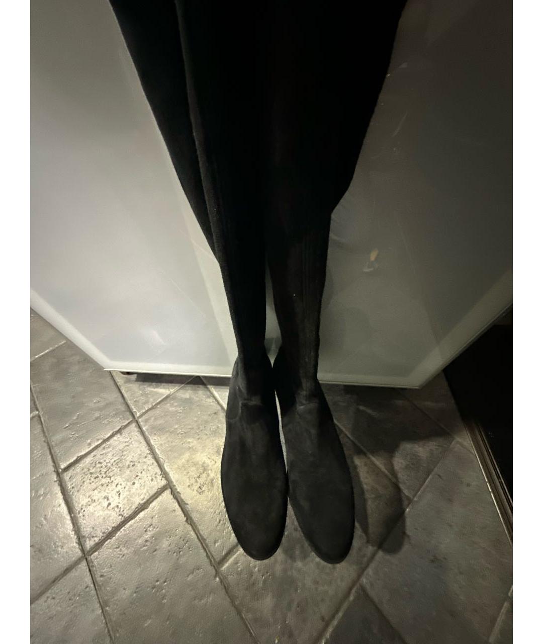 STUART WEITZMAN Черные замшевые ботфорты, фото 3