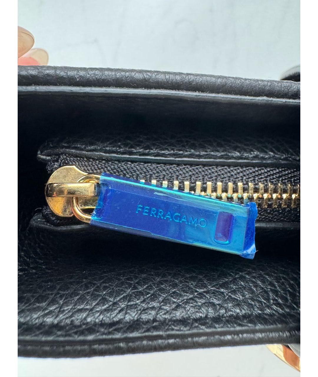 FERRAGAMO Черная кожаная сумка через плечо, фото 7