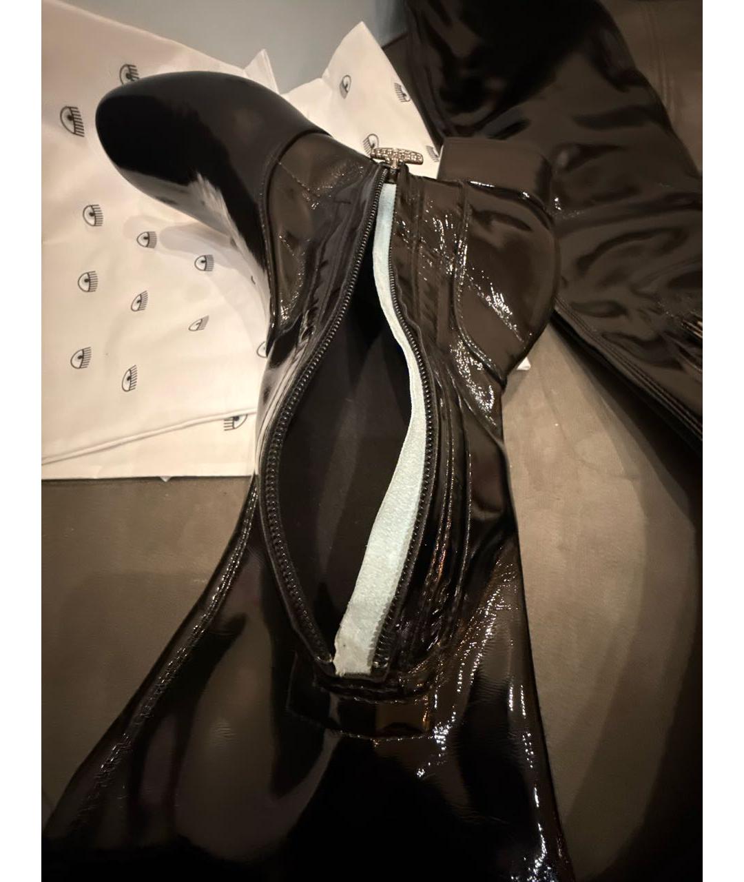 CHIARA FERRAGNI Черные ботфорты из лакированной кожи, фото 8