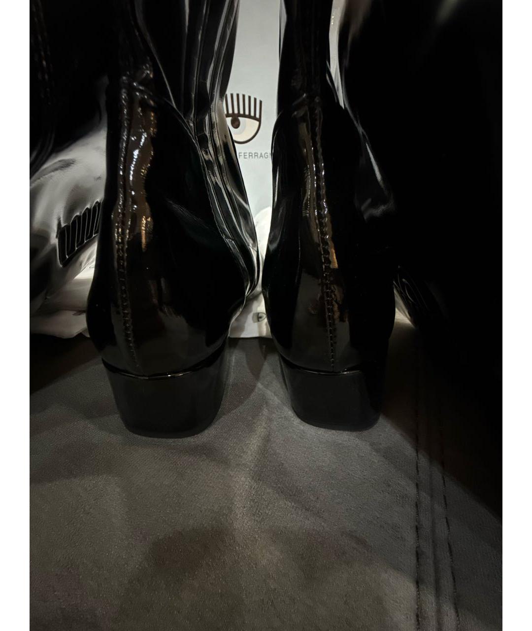 CHIARA FERRAGNI Черные ботфорты из лакированной кожи, фото 4