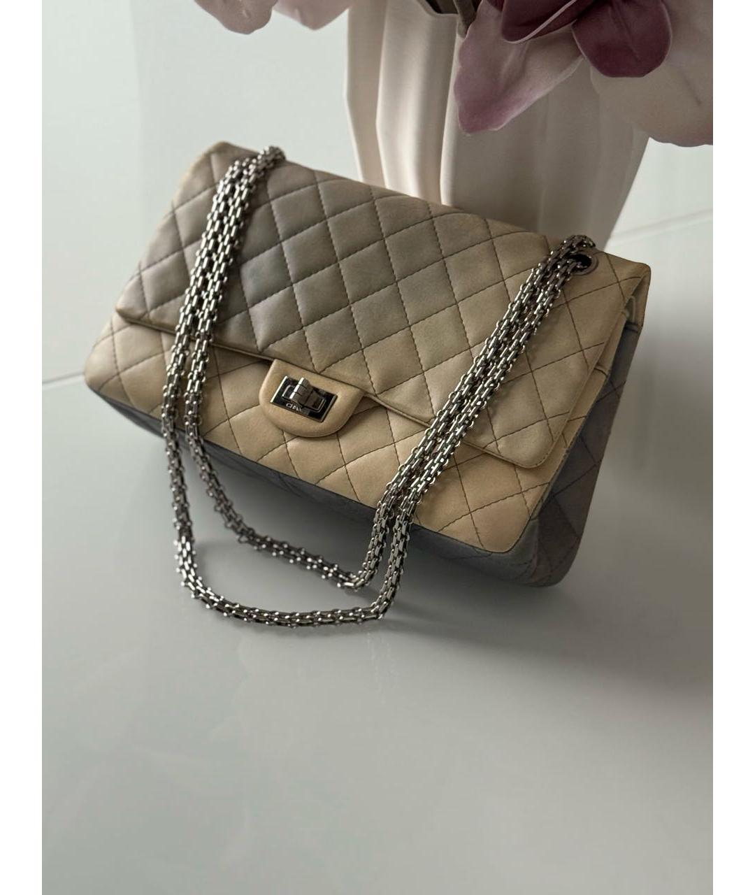 CHANEL Бежевая кожаная сумка через плечо, фото 3