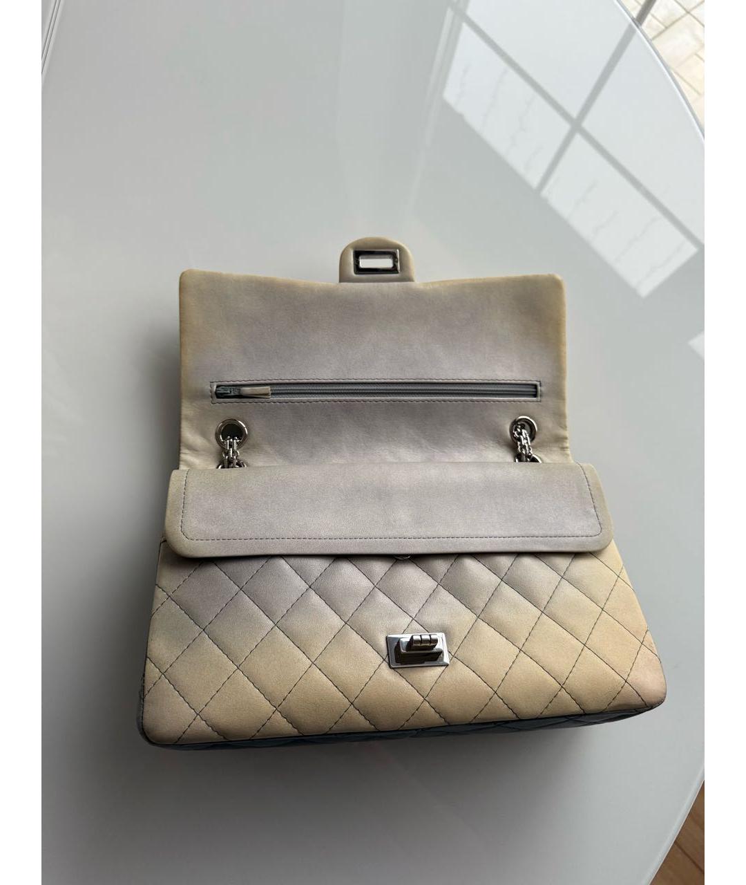 CHANEL Бежевая кожаная сумка через плечо, фото 5