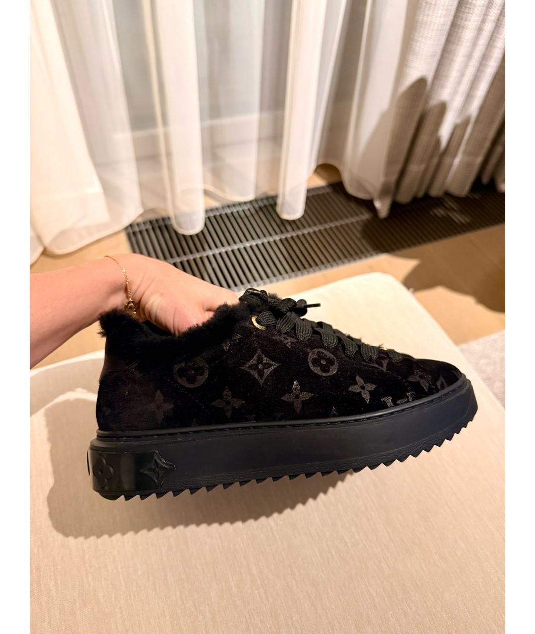 LOUIS VUITTON Черные замшевые кеды, фото 6