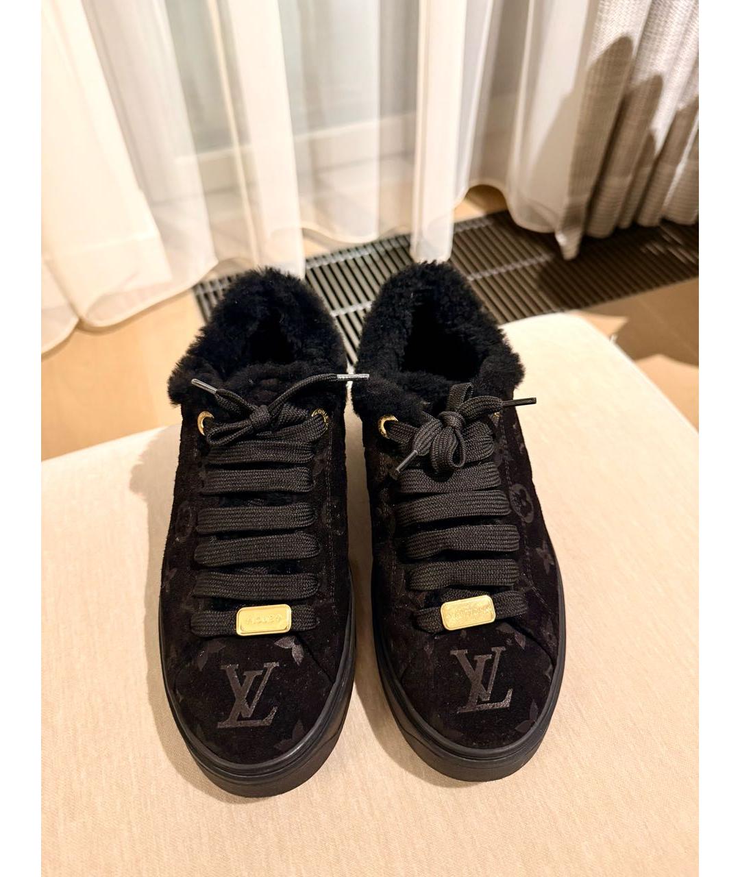 LOUIS VUITTON Черные замшевые кеды, фото 2