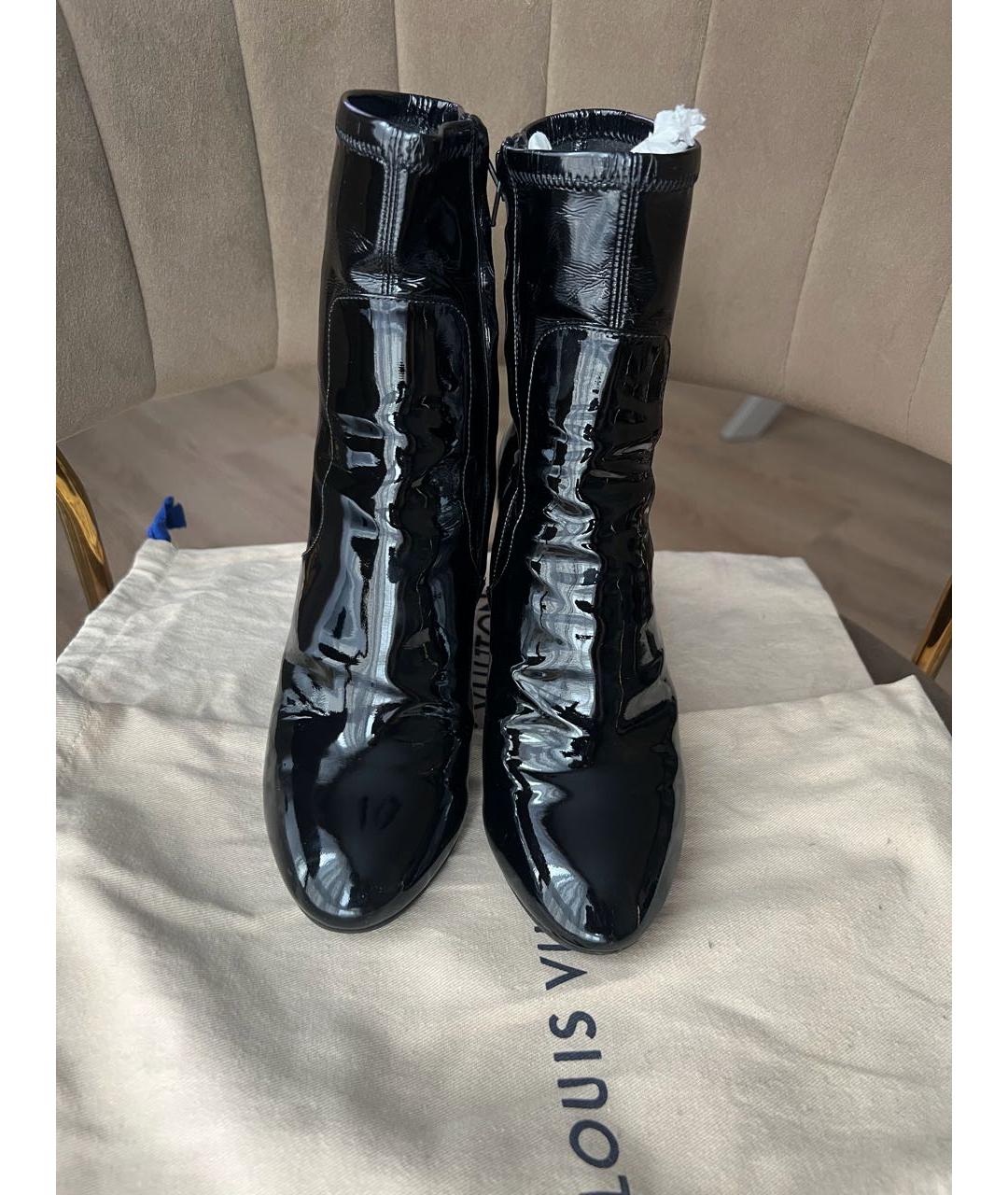 LOUIS VUITTON Черные ботильоны из лакированной кожи, фото 2