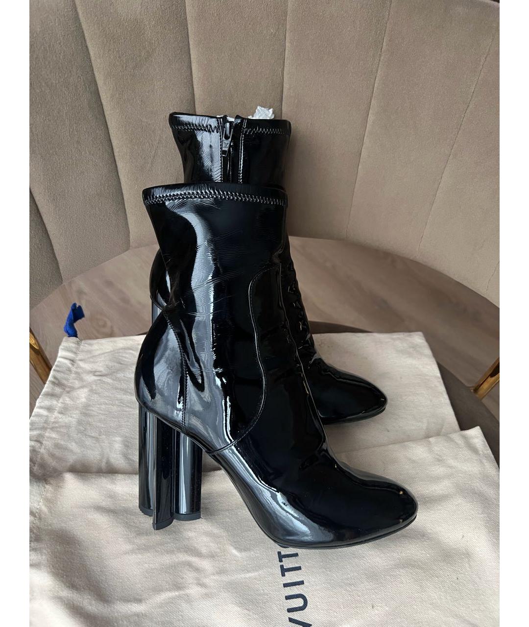 LOUIS VUITTON Черные ботильоны из лакированной кожи, фото 7