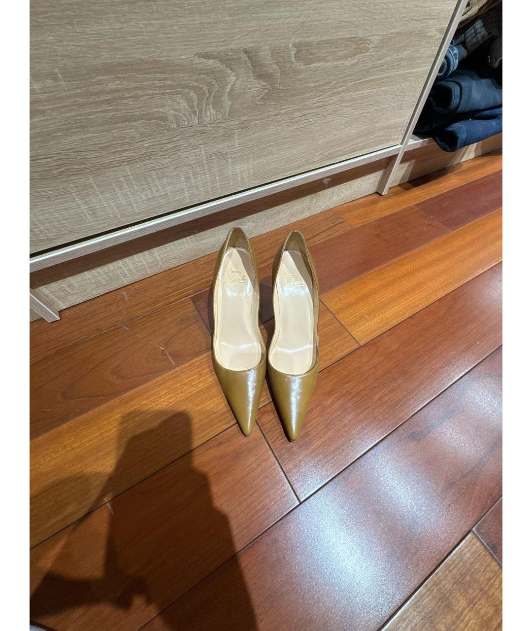 CHRISTIAN LOUBOUTIN Горчичные кожаные туфли, фото 2