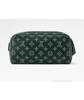 LOUIS VUITTON Барсетка