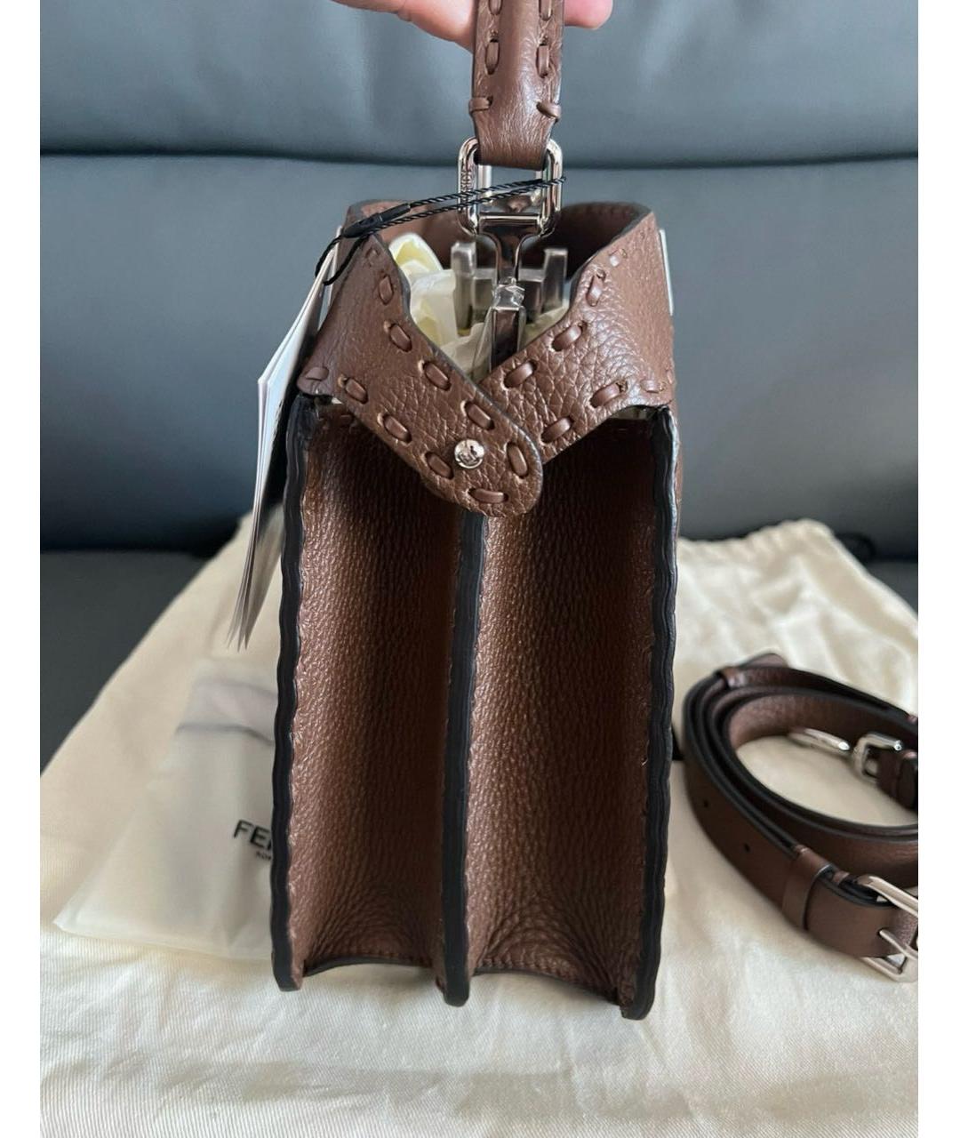 FENDI Коричневая кожаная сумка с короткими ручками, фото 5