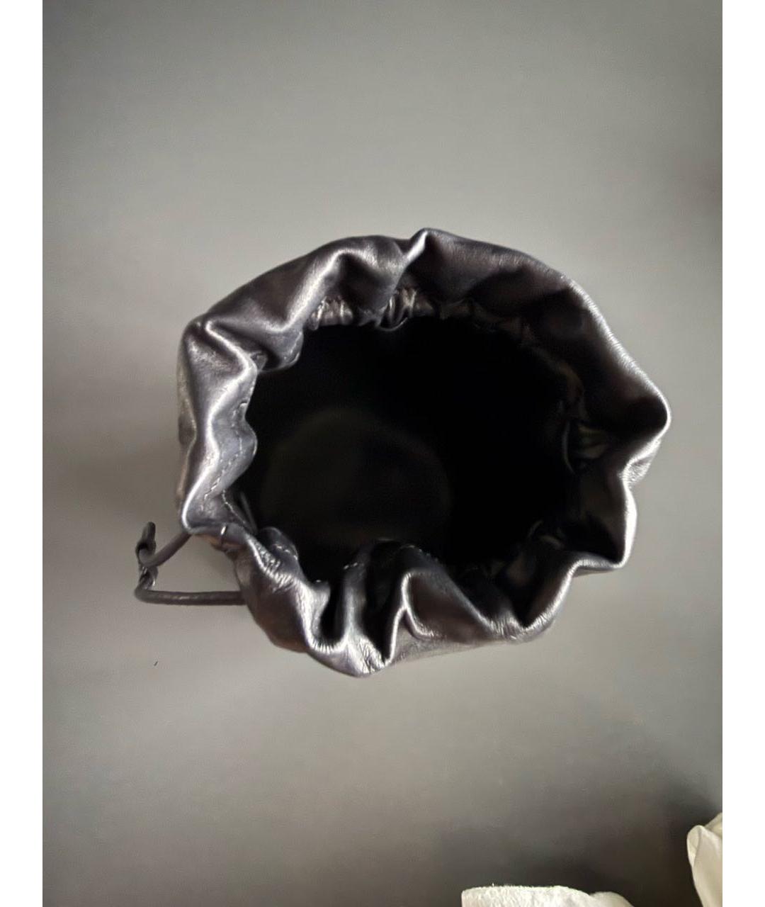 THE ROW Черная кожаная сумка с короткими ручками, фото 4