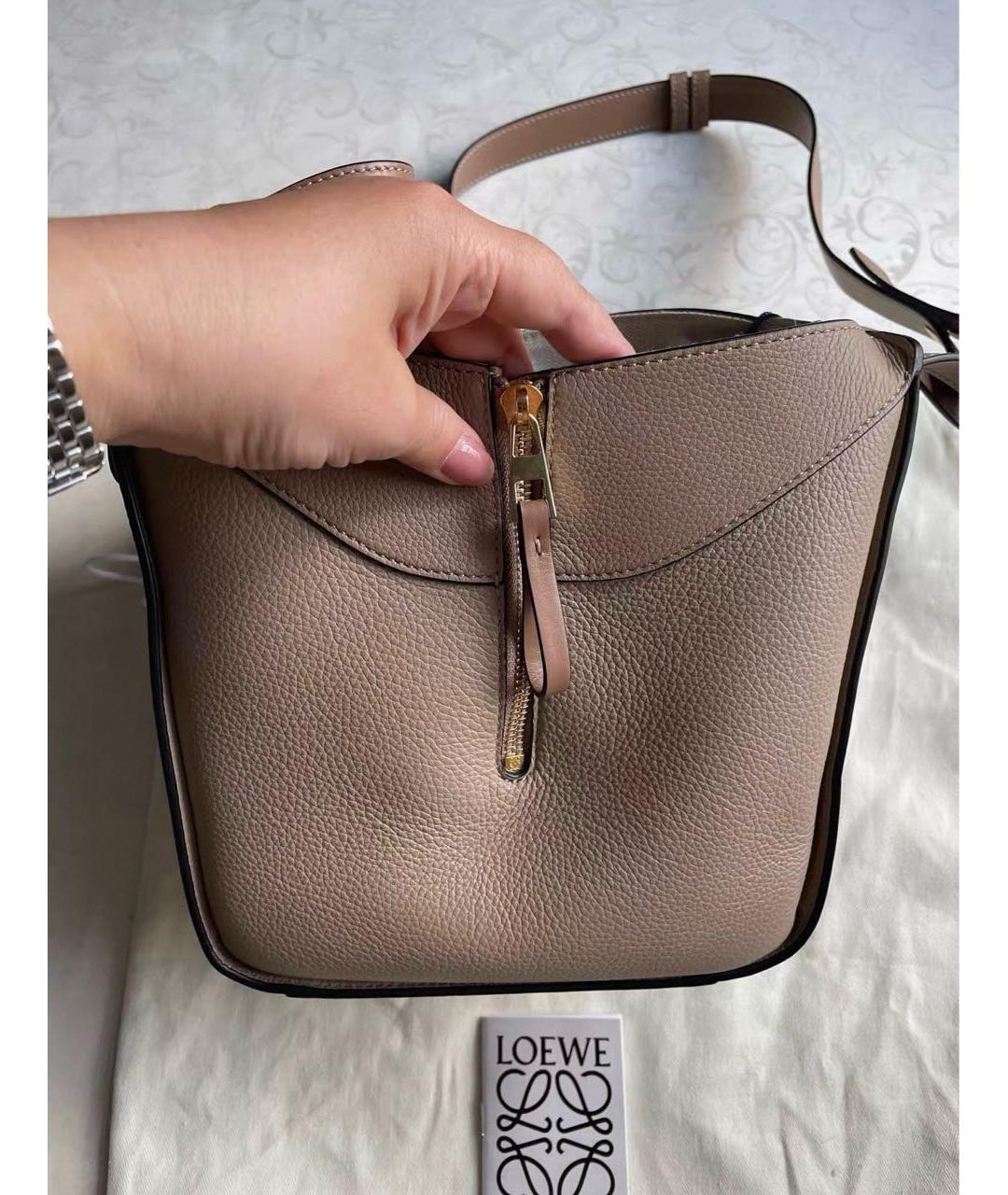 LOEWE Бежевая кожаная сумка с короткими ручками, фото 5