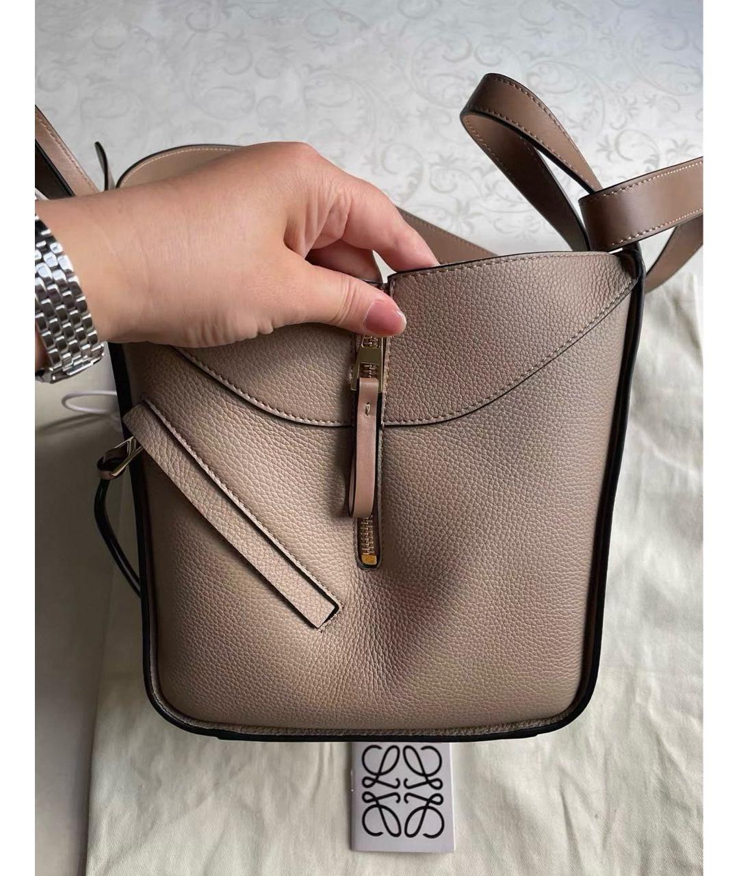 LOEWE Бежевая кожаная сумка с короткими ручками, фото 4