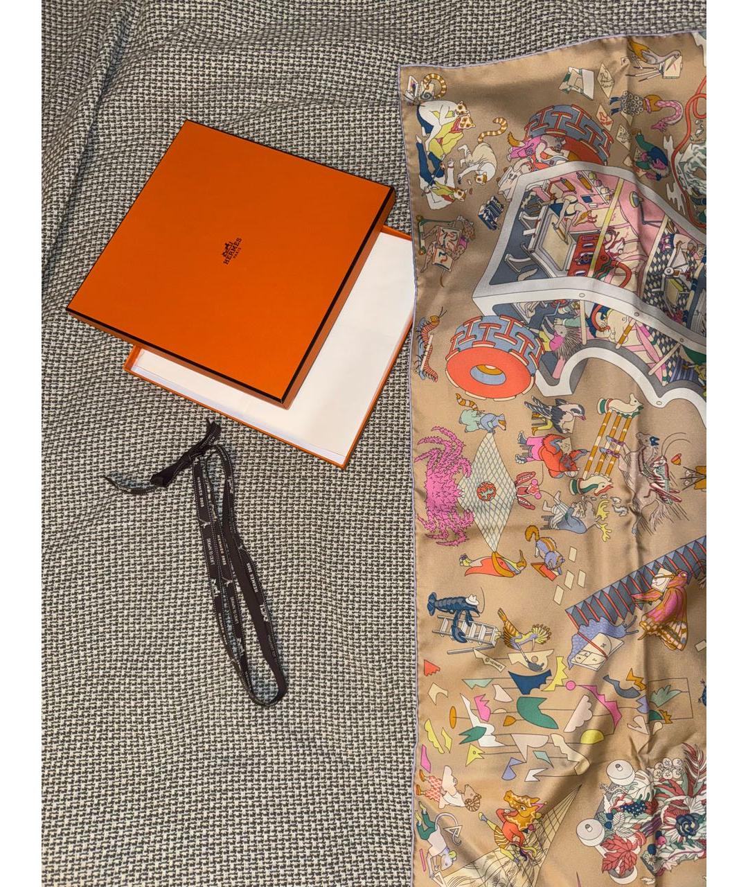 HERMES Коралловый шелковый платок, фото 2