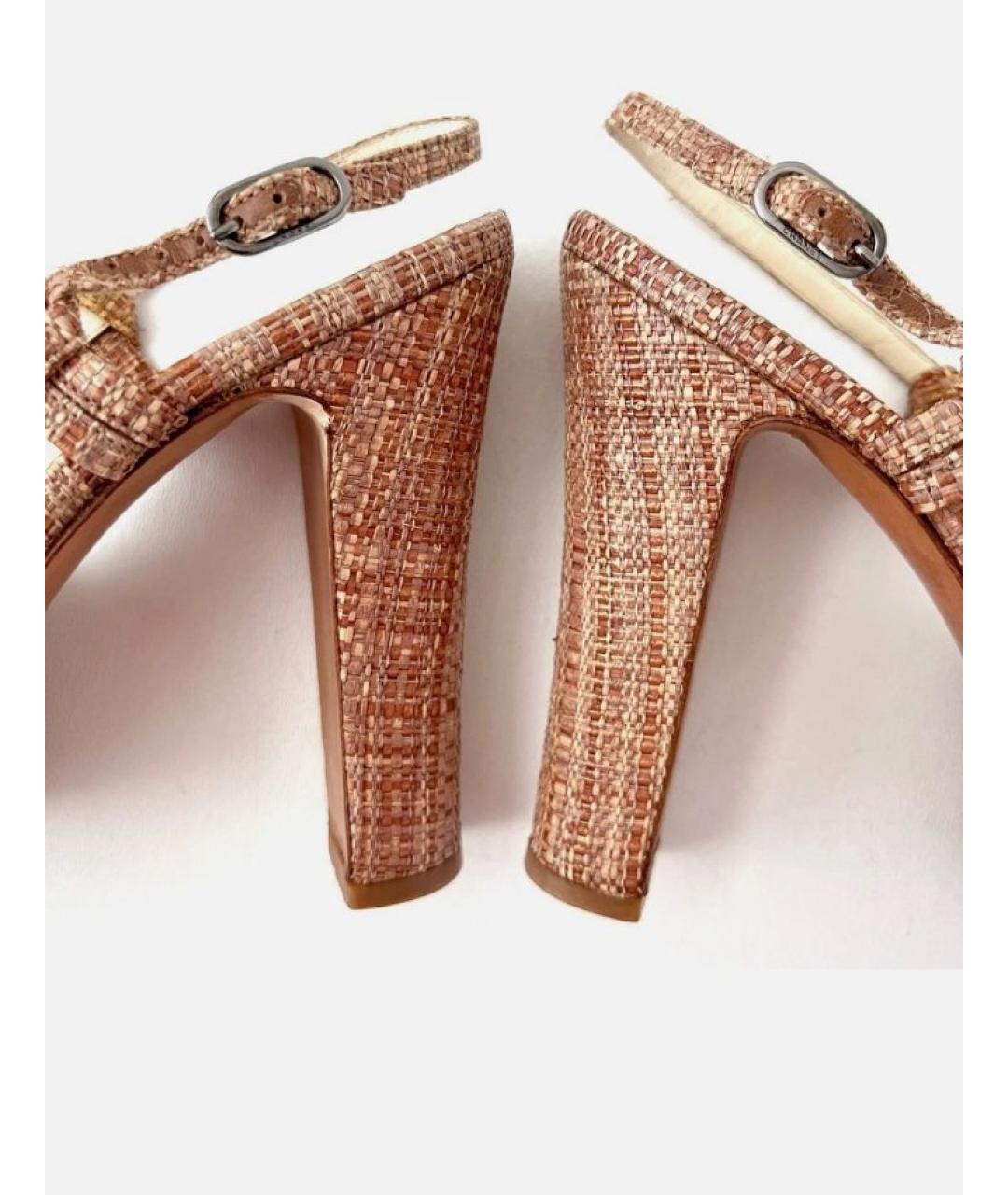 CHANEL Бежевые текстильные босоножки, фото 7