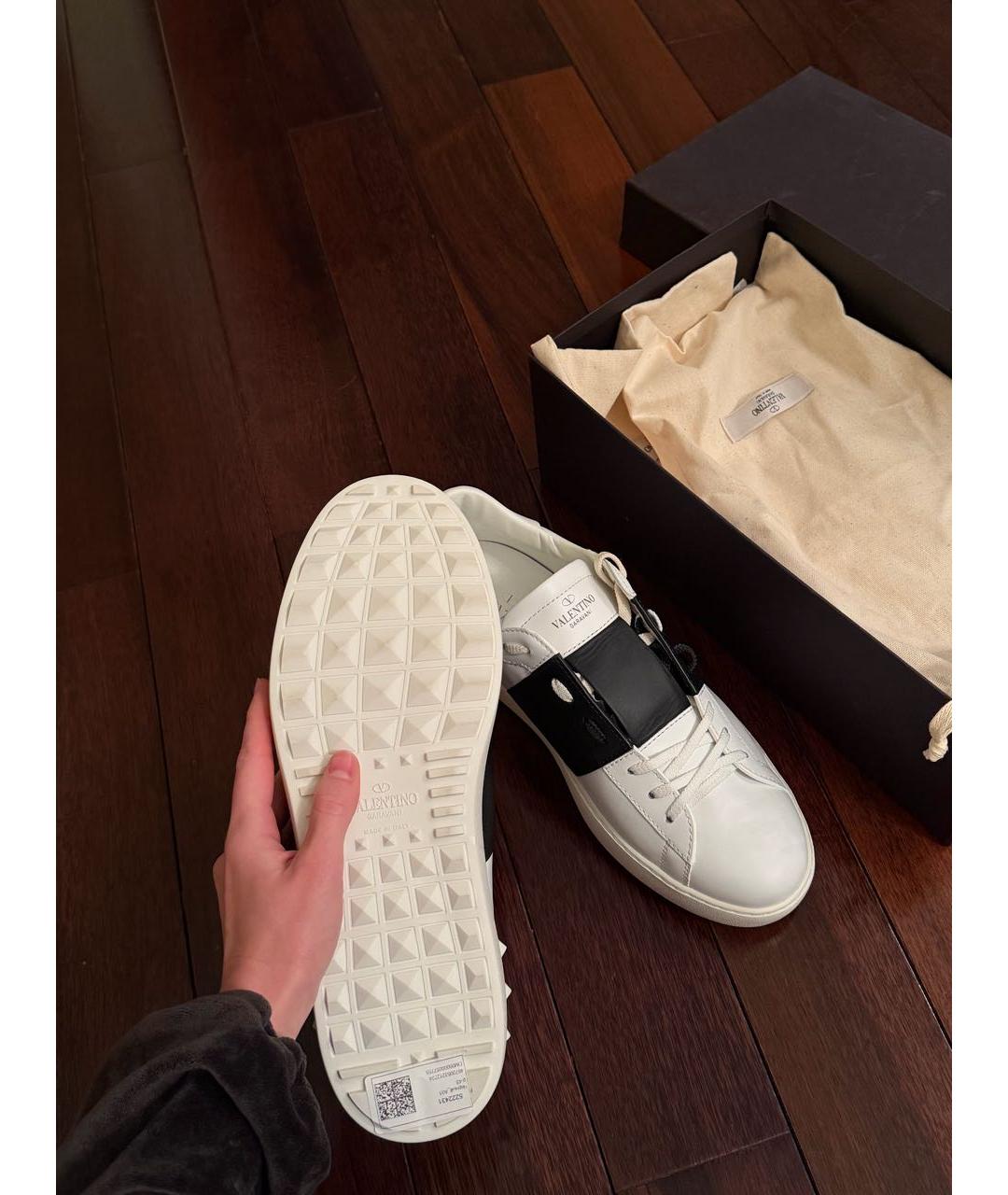 VALENTINO Белые кожаные низкие кроссовки / кеды, фото 5