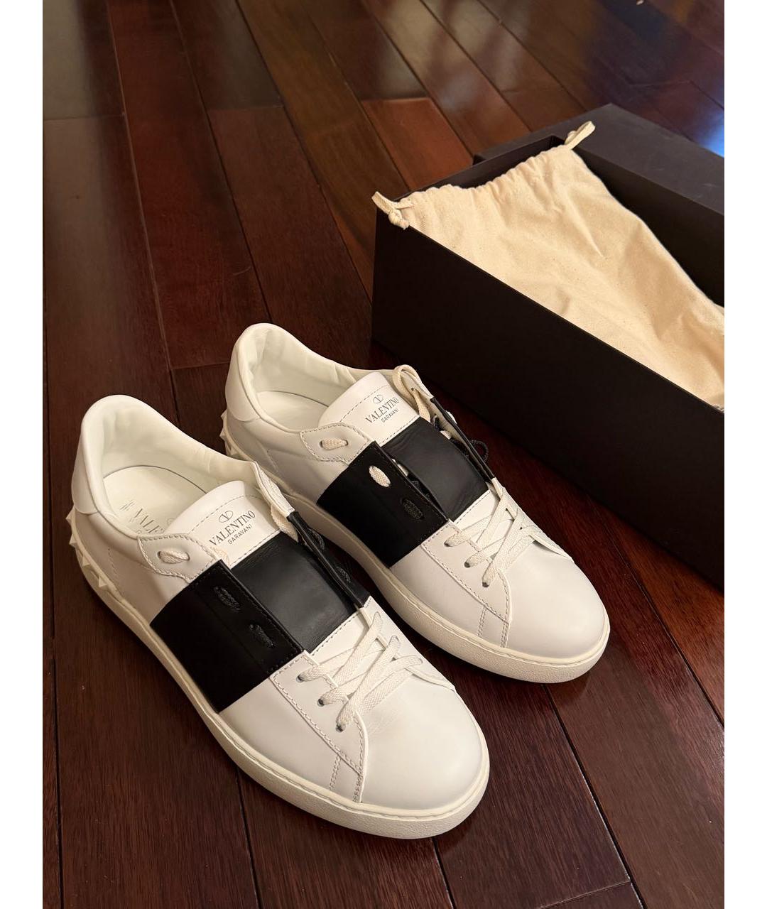 VALENTINO Белые кожаные низкие кроссовки / кеды, фото 2