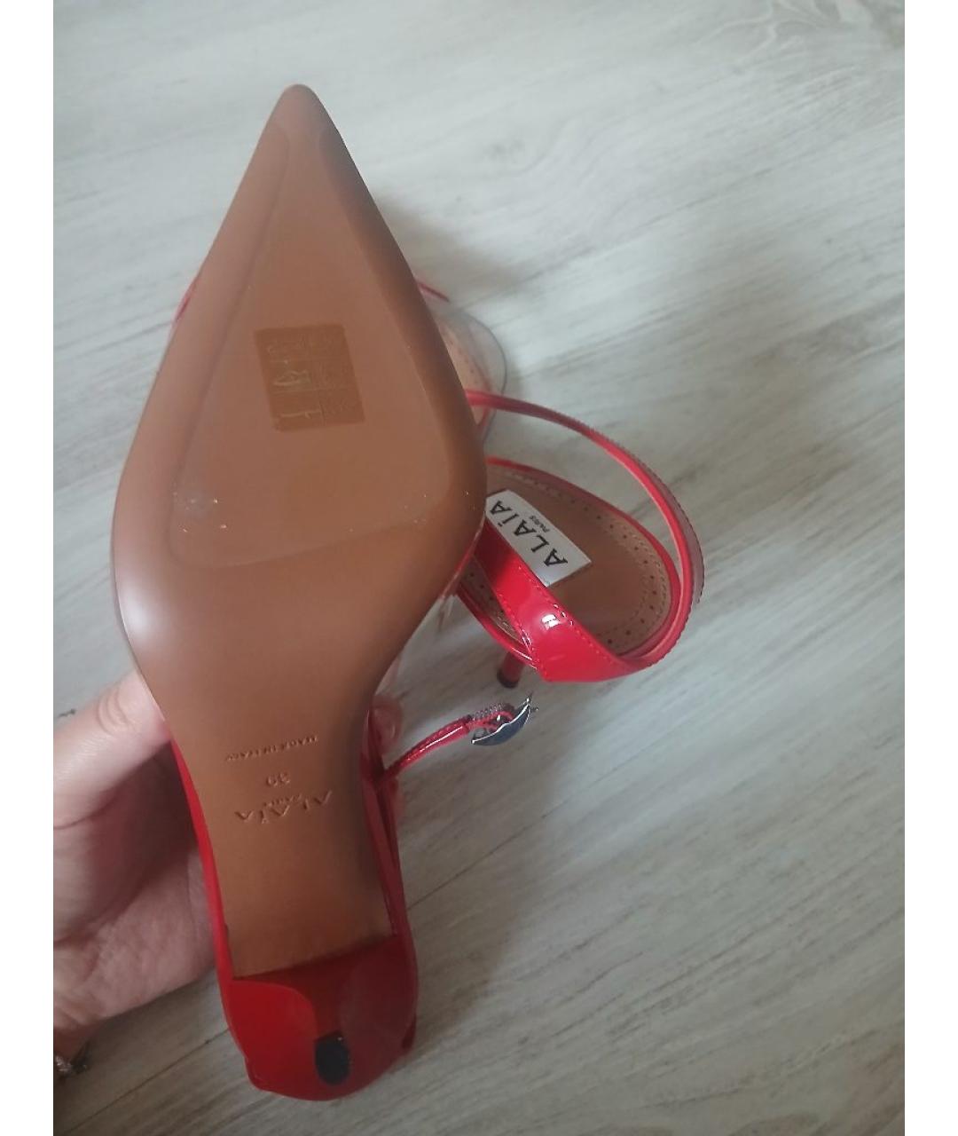 ALAIA Красные лодочки на низком каблуке из лакированной кожи, фото 5
