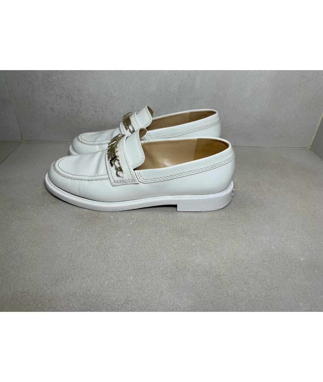 CHANEL Белые лоферы из лакированной кожи, фото 3