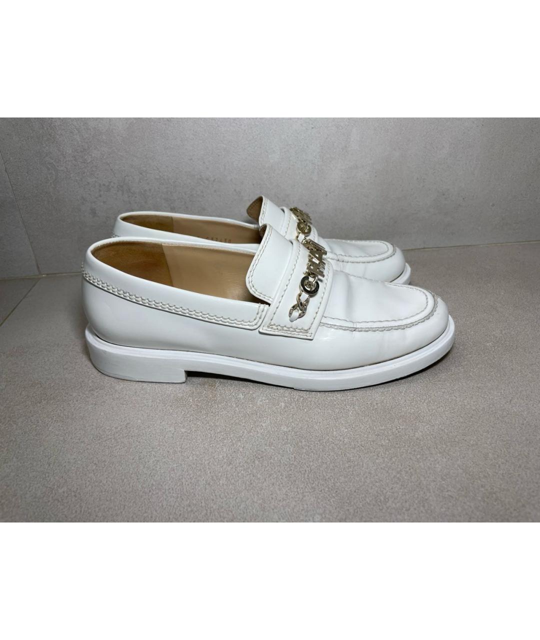 CHANEL Белые лоферы из лакированной кожи, фото 5