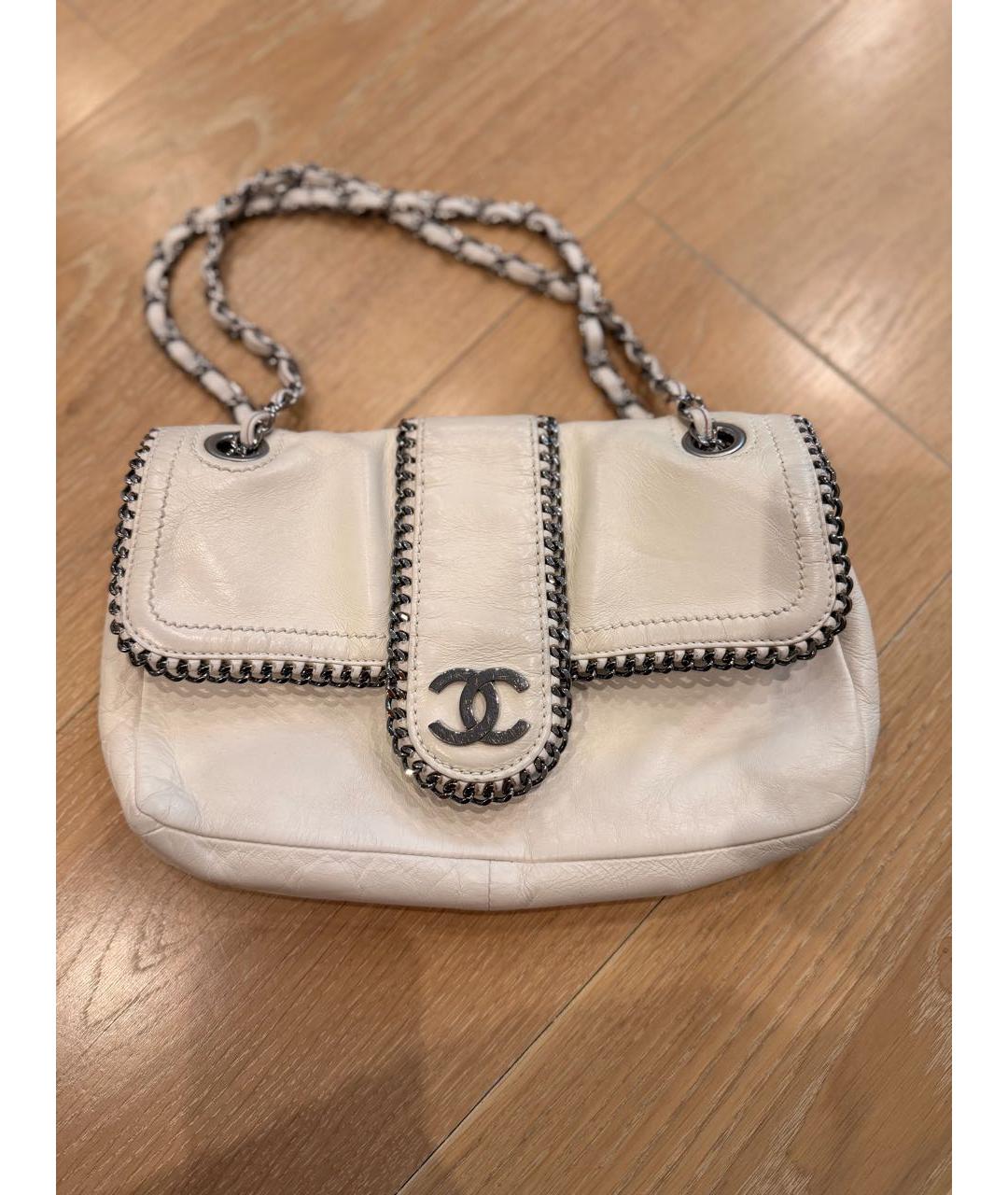 CHANEL Белая кожаная сумка с короткими ручками, фото 4