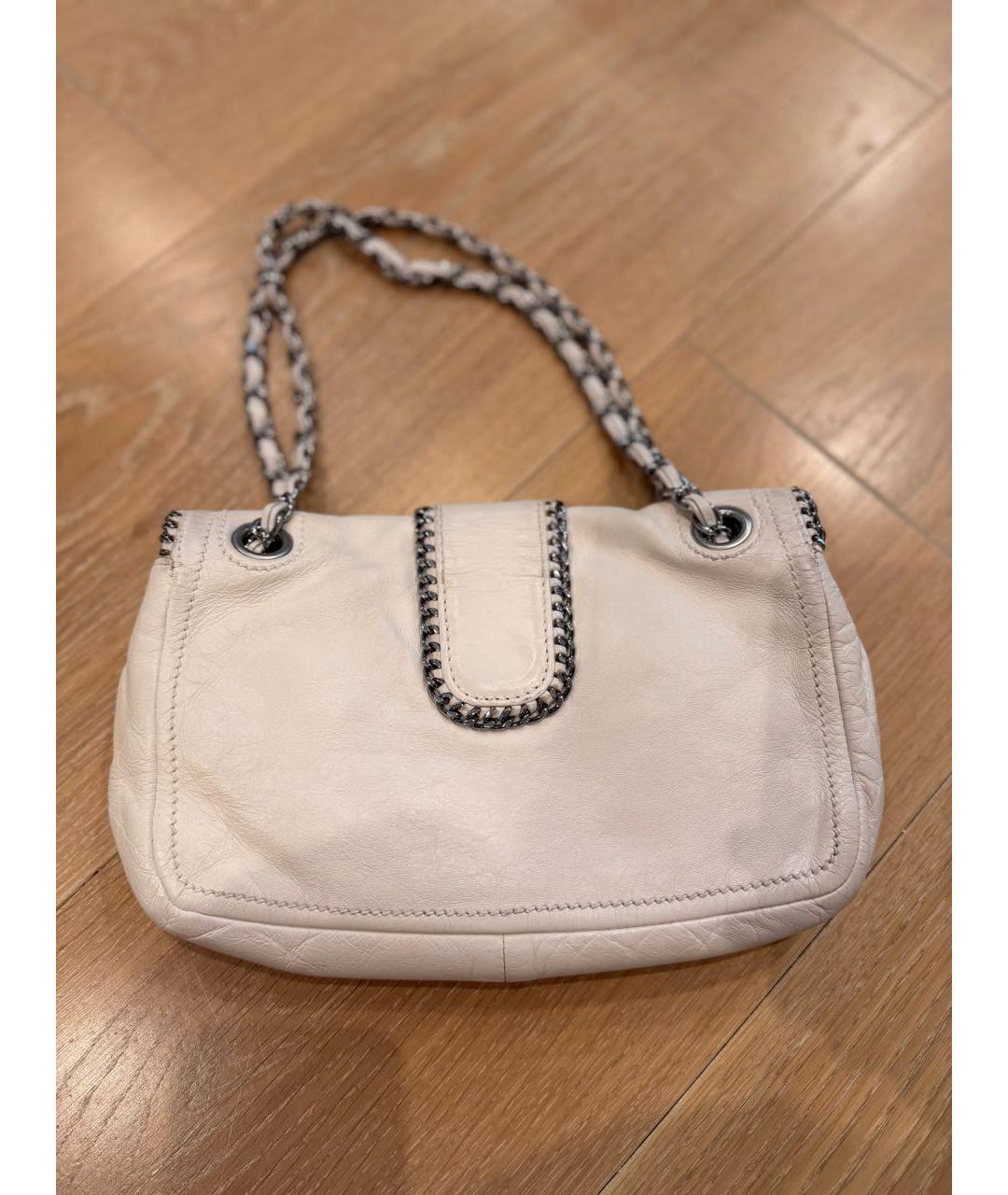 CHANEL Белая кожаная сумка с короткими ручками, фото 5