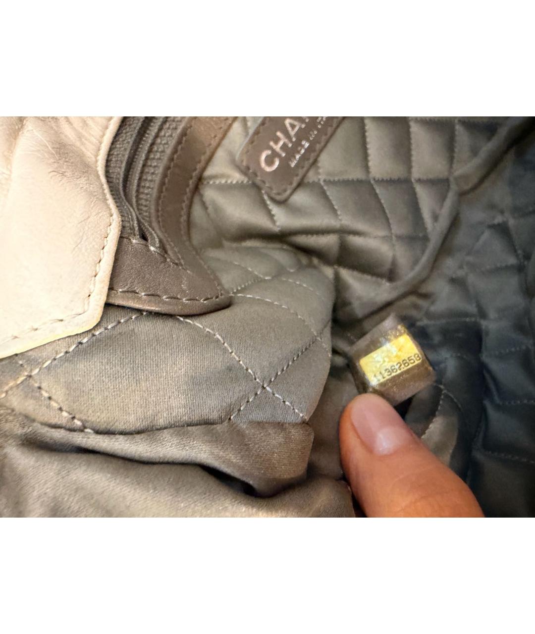 CHANEL Белая кожаная сумка с короткими ручками, фото 6