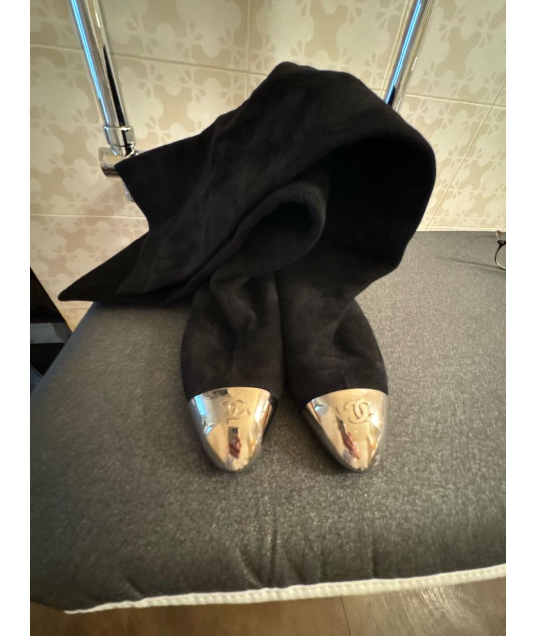 CHANEL Черные замшевые ботфорты, фото 3