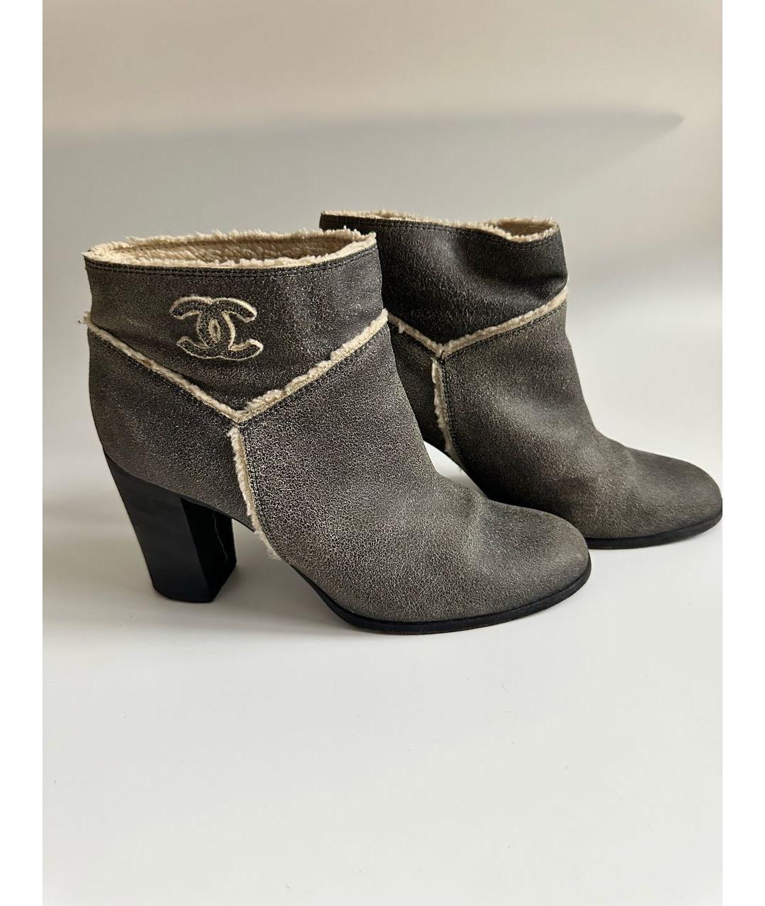 CHANEL Серые замшевые ботильоны, фото 8