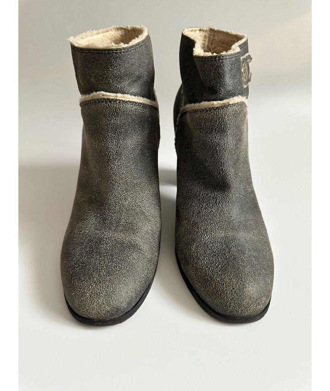 CHANEL Серые замшевые ботильоны, фото 4
