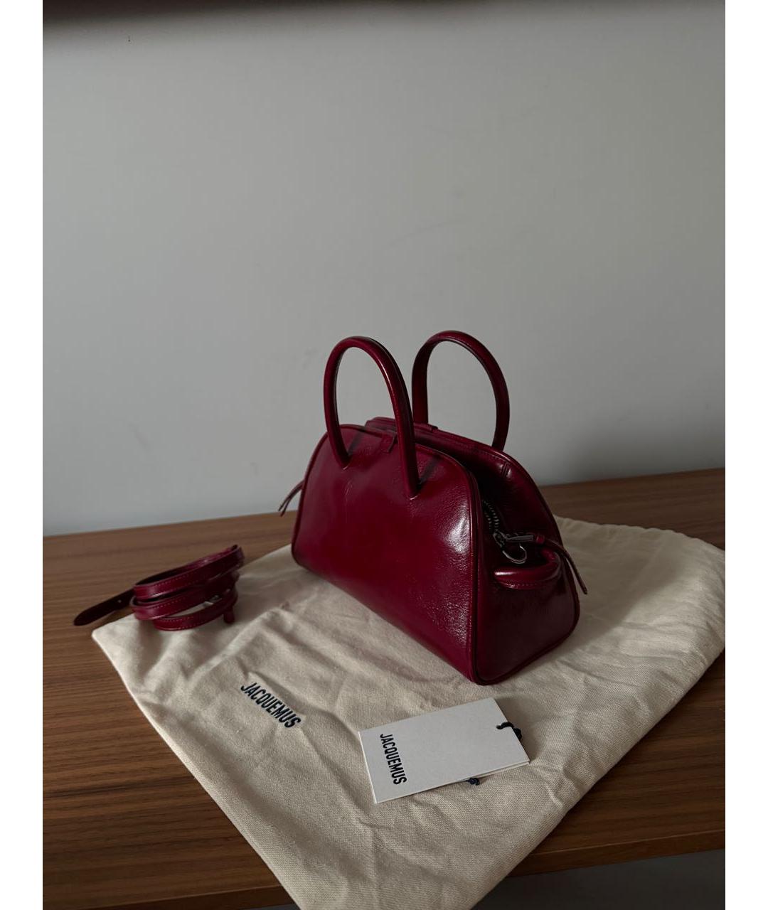 JACQUEMUS Бордовая кожаная сумка с короткими ручками, фото 6