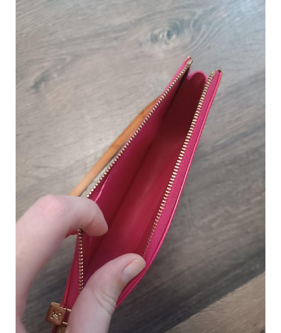 LOUIS VUITTON Розовая сумка с короткими ручками из лакированной кожи, фото 4